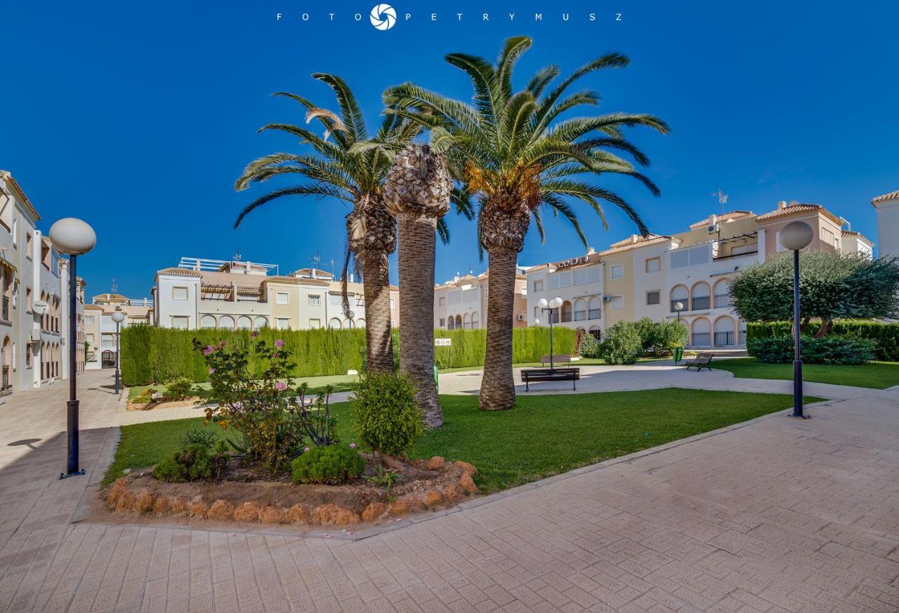 108 Apartament Fabulus Torrevieja Kültér fotó